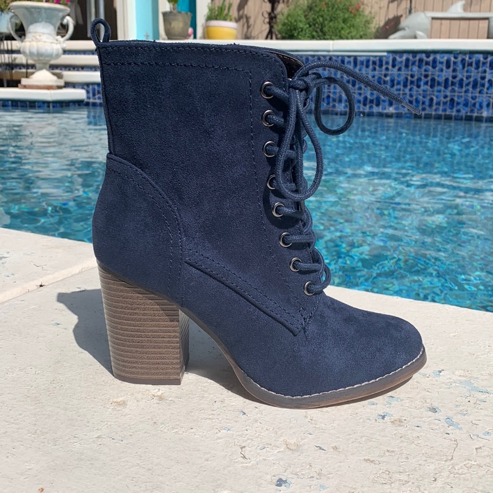 Candies Navy Boot size 7